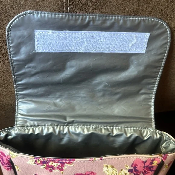 Back pack, Betsey Johnson - Picture 8 of 9